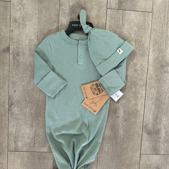New easy-peasy Organic baby Gown and Hat Set, 2-Piece, 0-3 Months unisex - Picture 5 of 11